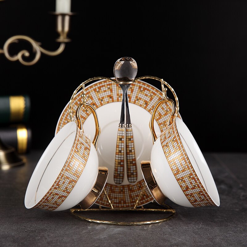 British Royal Rose Coffee Cup Luxury Tea Cup Spoon Saucer Set Cups Ceramic Royal Classic Bone China Xicara EE50BD