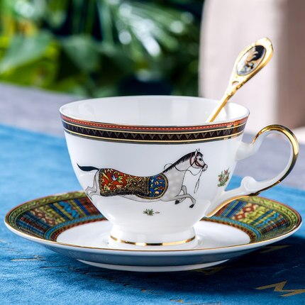 Juego de tazas de té de porcelana china con cuchara, juego de tazas de café y platillos de porcelana europea para el hogar, taza de té de cerámica de estilo inglés para la tarde