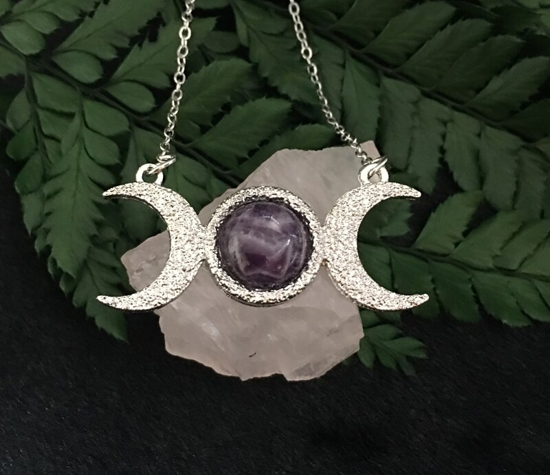 Verzilverd Triple Maan Ketting, Vrouwelijke Heks, Godin Hecate,Triple Maan, Godin Ketting, witchy Sieraden, Celestial