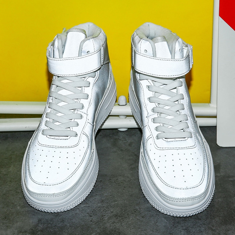 Joggesko menn natt djevel kameleon høy topp fottøy sapatos masculino sommer pustende chaussures pour hommes