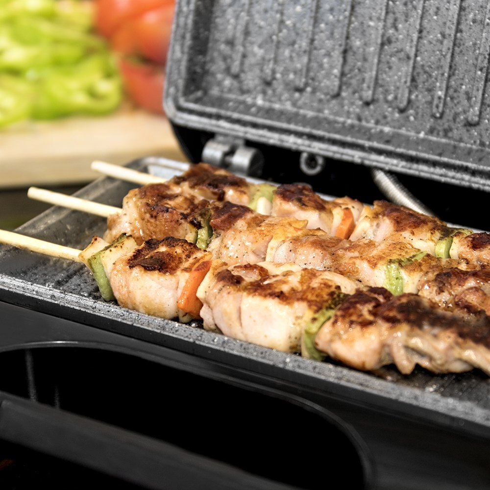 Cecotec Sandwichera Rock’nToast Square. Revestimiento Antiadherente RockStone, Capacidad para 2 Sandwiches, Superficie Grill, Asa Tacto Frío, Recogecables, 750 W