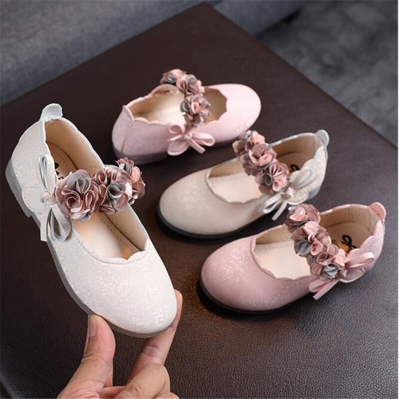 Chaussures en cuir à petites fleurs pour enfants, semelle souple en cristal, chaussures de princesse antidérapantes, chaussures de danse pour enfants