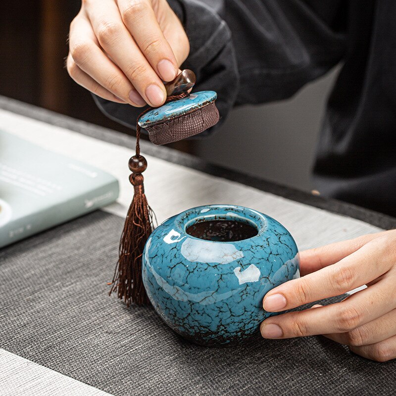 Cute mini ceramic tea pot kiln becomes small mini storage jar retro earthenware factory direct