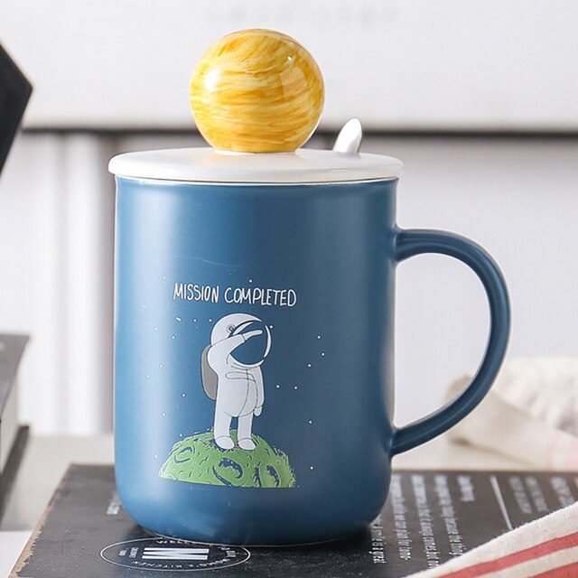 Kids Universe Coffee Mugs 3D Planets Cups With Lid Ceramic Milk Oat Drinks Breakfast Pot Funny 450ml: 3