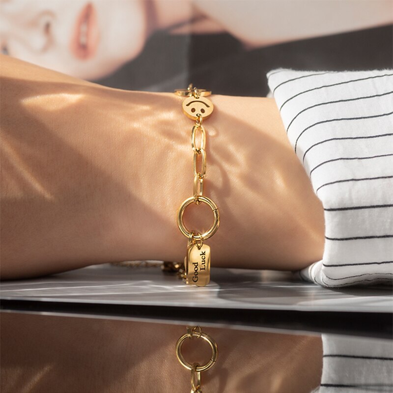 Xiyanike 316L Rvs Glimlach Samll Vierkante Armband Voor Vrouwen Joker Armbanden Accessoires Mode Partij Sieraden
