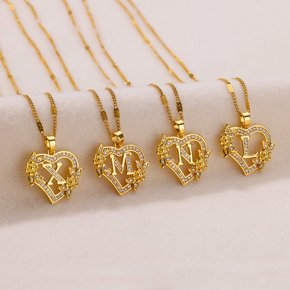 Collares con letras iniciales de corazón para mujer, cadena de acero inoxidable de Color dorado, colgante del alfabeto de A-Z, de joyería de cumpleaños