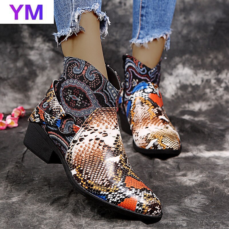 2020 botas de tornozelo de moda feminina dedo do pé redondo botas de salto quadrado baixo outono/inverno com zíper sapatos de pele de cobra padrão botas de plutônio zapatos 43