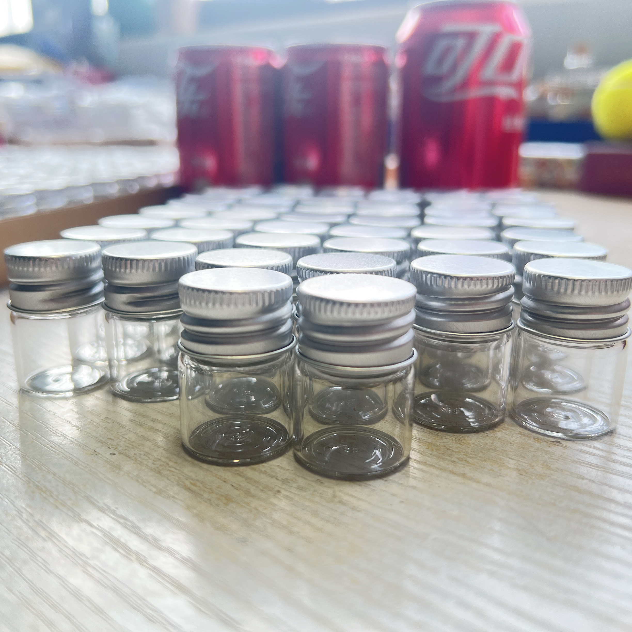 50/100 Uds. Mini tarros de vidrio bonitos de 5ml tapa de rosca plateada 13 × 22 × 30mm pequeñas botellas de vidrio tapas de aluminio pequeño frasco decorativo