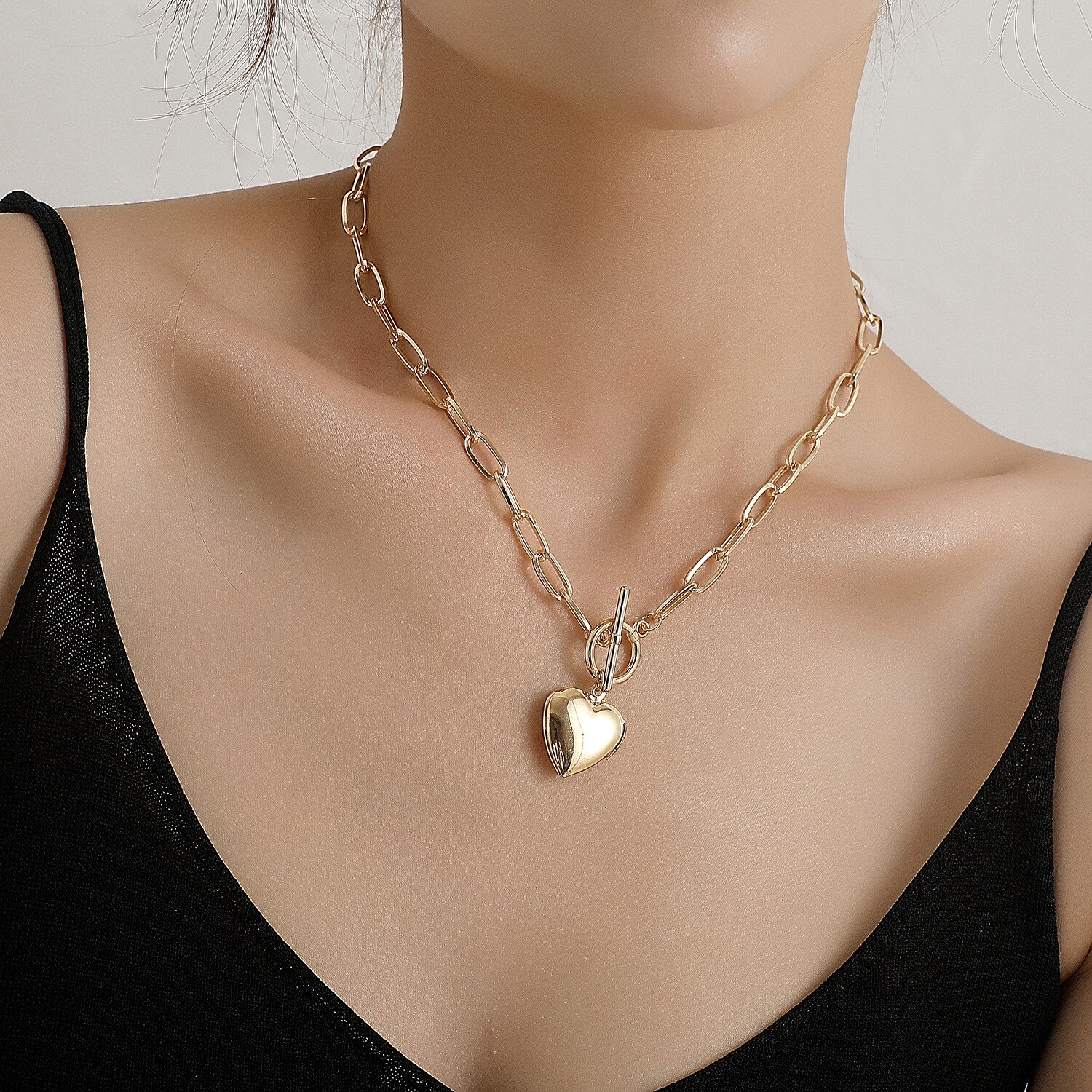 Europe and America Ornament Chains-Open Cover Peach Heart Pendant Necklace Women's Simple Heart Shape Necklace