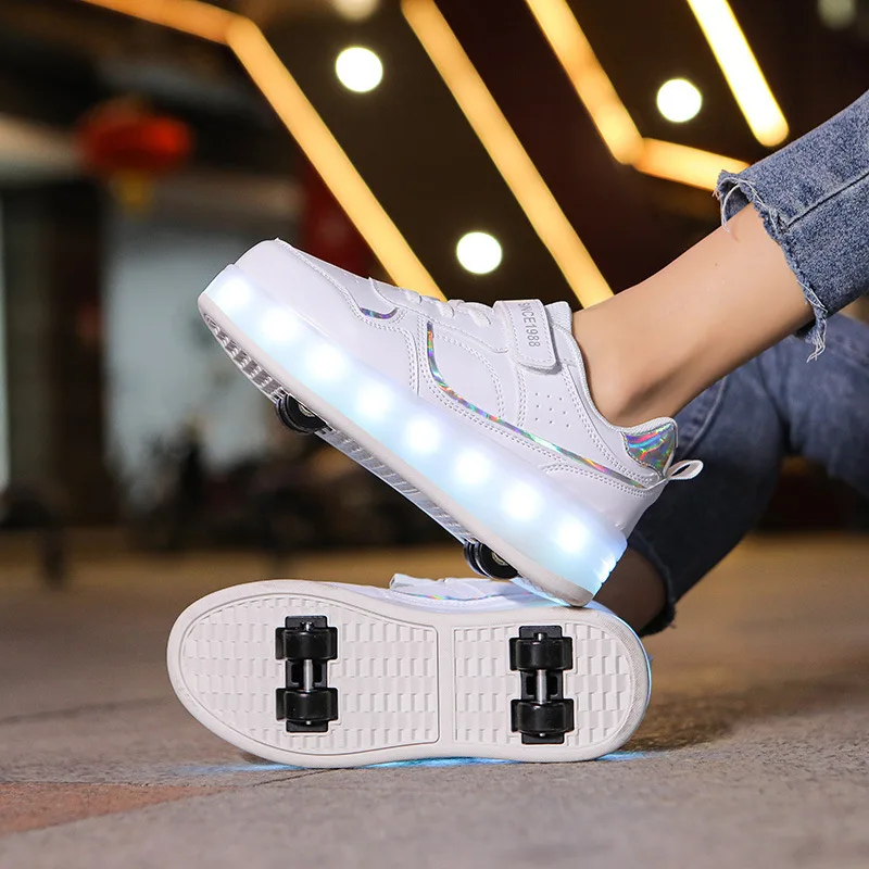 Otoño/Invierno, nuevos patines de cuatro ruedas de alto valor estético para hombres, mujeres, niños, estudiantes en el campus con cuatro ruedas