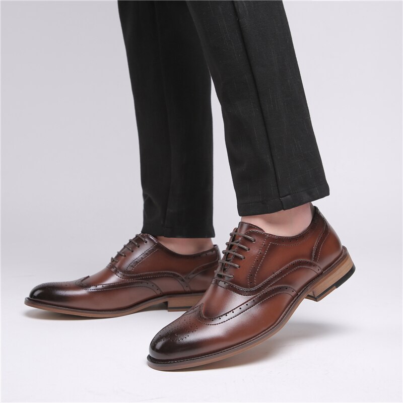 Misalwa full brogue gentleman klänning skor spetsiga snörning kontor företag bröllop kostym skor retro bruna pu läder skor