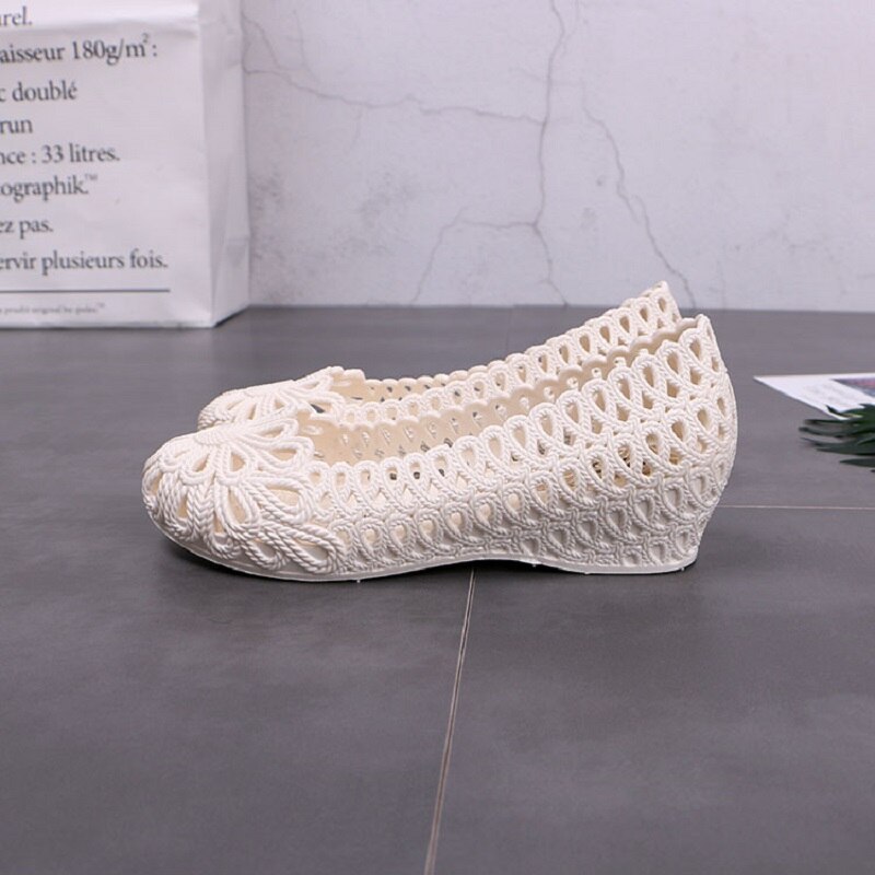plastic sandals women hollow out slip on wedges jelly sandals walking shoes beach sandals big size 41 4h81