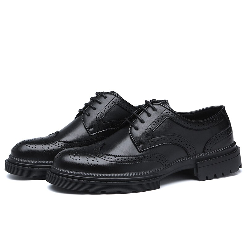 Negro Hombre Zapatos formales zapatos planos Brogues hombres tallados patrón punta redonda hombre cómodo Oxford estilo europeo zapatos de oficina de negocios