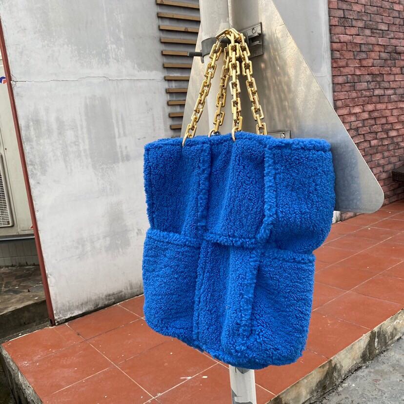 Sac à main en fausse fourrure pour femmes, sangle avec chaîne épaisse, couleur unie, sac à main pour voyage, HP002, hiver,: Blue