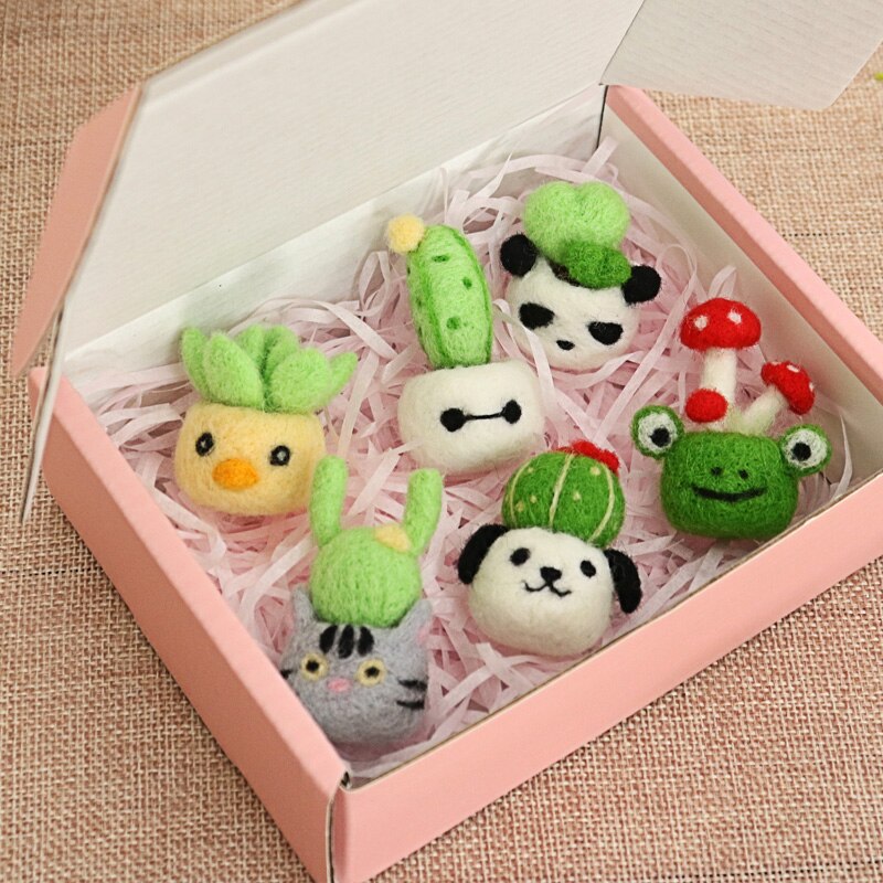 Non-Finished Women Felt Craft Kit Lovely Animal Cactus Plant Wool Needle Felt Material Decoration For Birthday Friend DIY