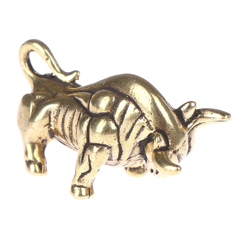 Mini Portable Retro Brass Wall Street Bull Statue Sculpture Home Office Desk Decorative Ornament Keychain Ornament Hand Toy