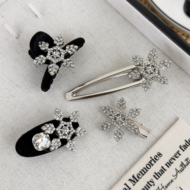 Christmas Rhinestones Snowflake Hair Clips Winter Pearl Crystal Metal Hair Pins For Woman Girls Sweet Barrettes