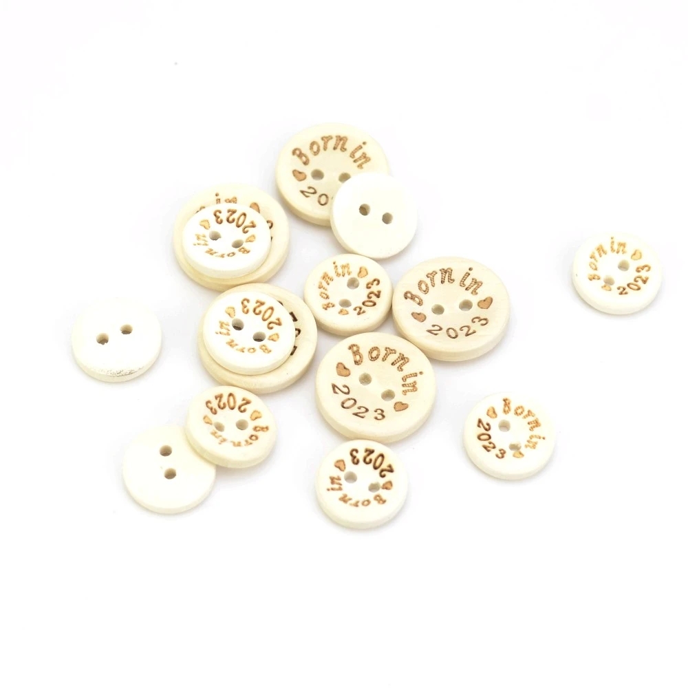50 Uds. Botones de madera Natural de 2 agujeros hechos a mano con botón de madera de amor para manualidades de álbum de recortes DIY accesorios de costura de ropa de bebé
