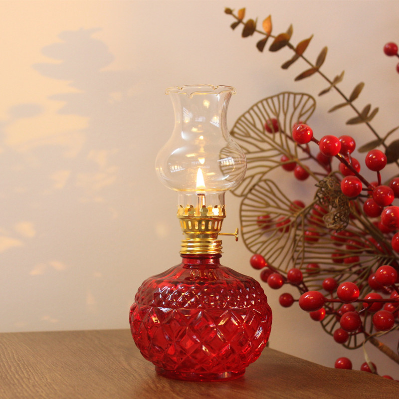 Lampe à huile, lampe à kérosène en verre vintage, lampe à ouragan décorative d'intérieur, lanterne à huile pour décoration de table et éclairage de secours: Rouge