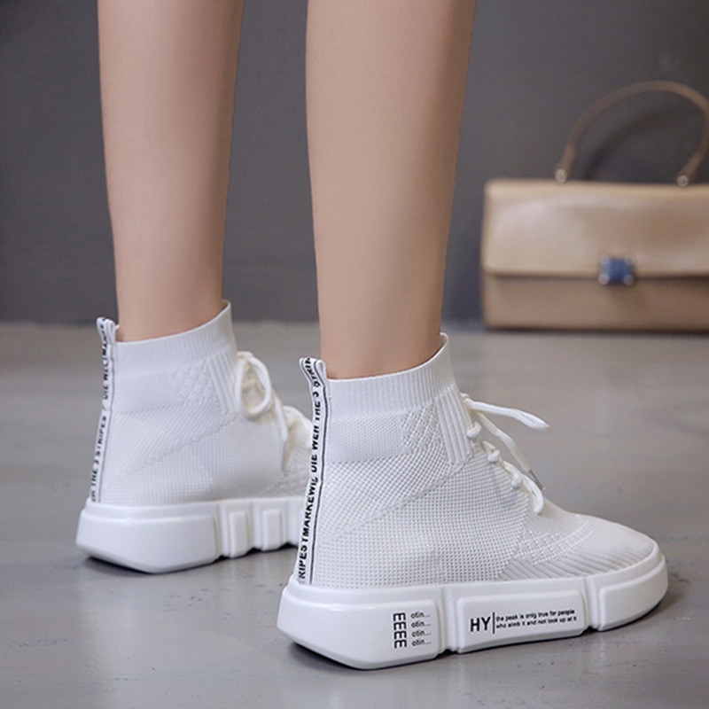 Kvinnor vita skor mesh andas high-top sneakers sommarstrumpor ankel dam skor casual snörning mjuka sneakers dam