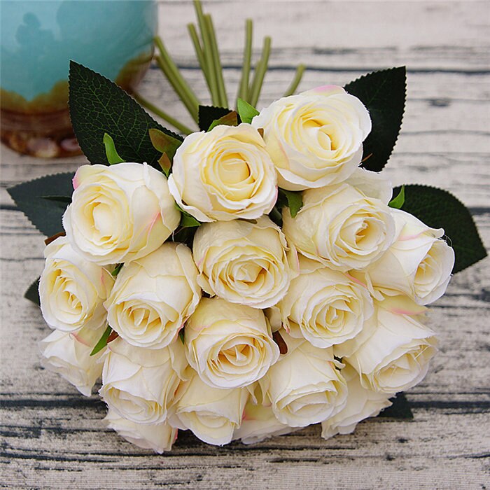18 hoveder kunstige roser blomsterbuket små silke roser bryllup brude buket diy hjemmekontor bord blød dekor silke blomster: Lys-champagne