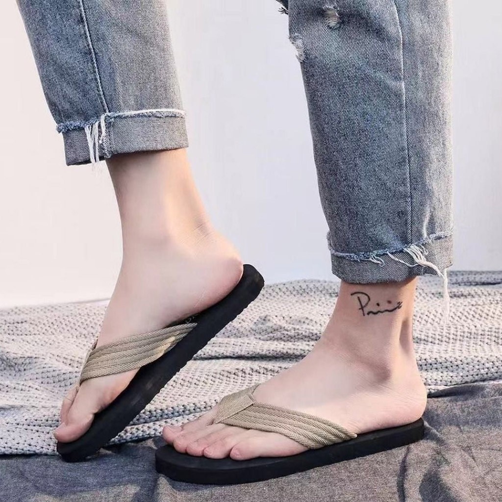 Men’s Outdoor Non-Slip Fashion Slippers – Compact Hole Design for Versatile Use