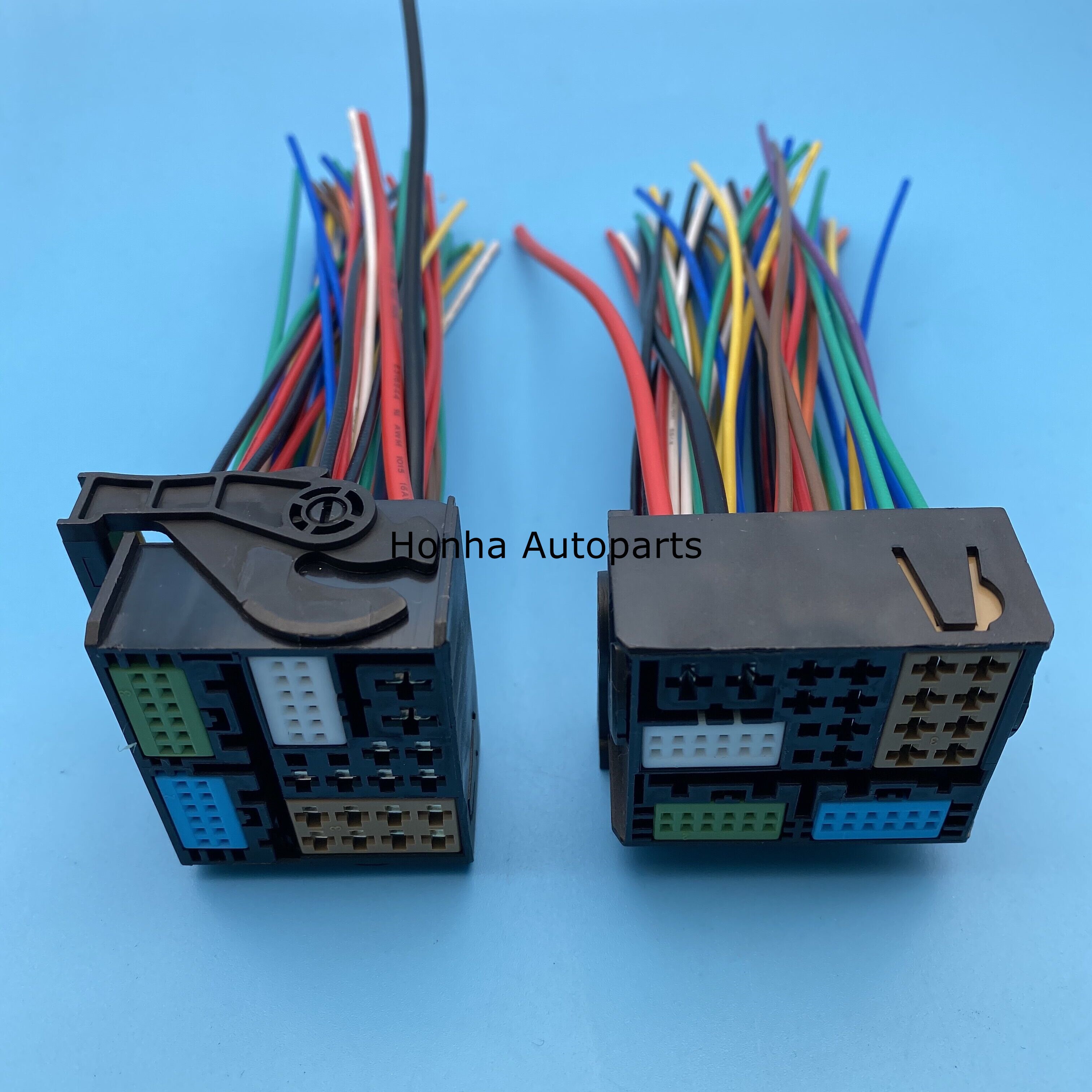 Car Multimedia Host Navigation Bluetooth Radio Plug Connector 52 pin with 8X0 035 444/3B7 035 447 with terminal