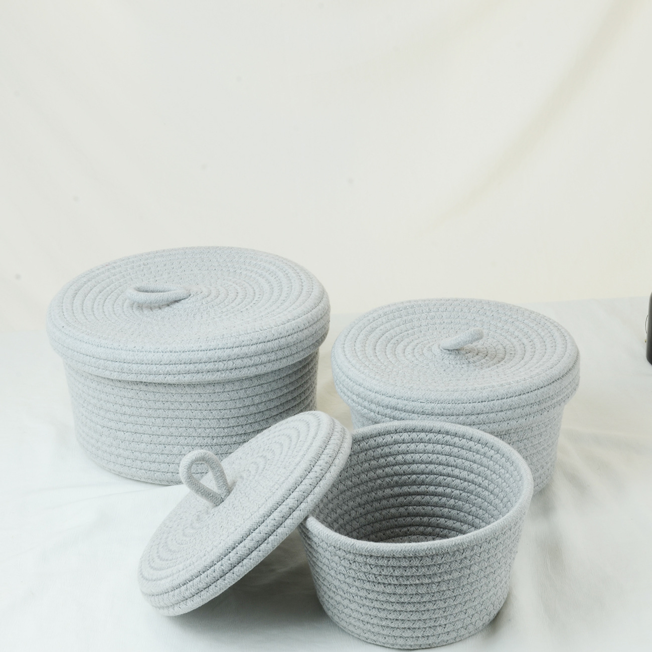 Students Cosmetics Snacks Round Cotton Rope Storage Basket Finishing Basket Storage Basket with Lid Dust-proof Storage Box: M / Yellow