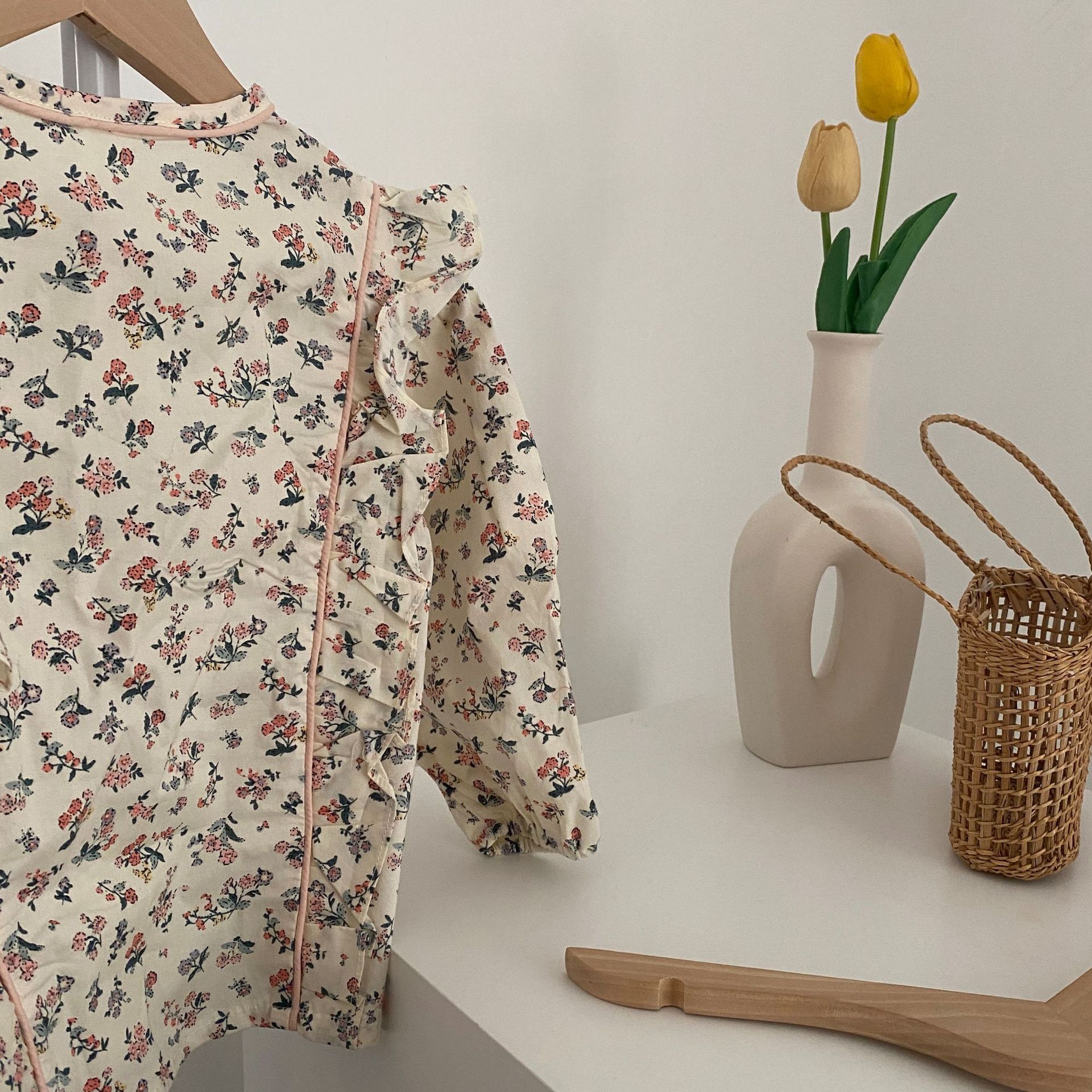 Camisa Floral con cuello redondo para niñas, Blusa con volantes, Tops de manga larga para bebés, ropa de princesa para niños pequeños, Primavera