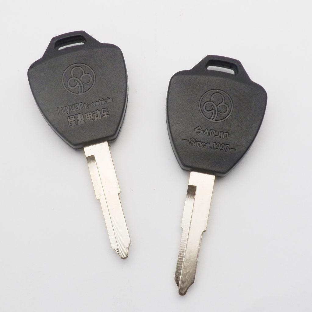 2Pcs Uncut Replacement Remote Ignition Key Transponder Blank Key for GY6 SCOOTER MOPED MOTORCYCLES