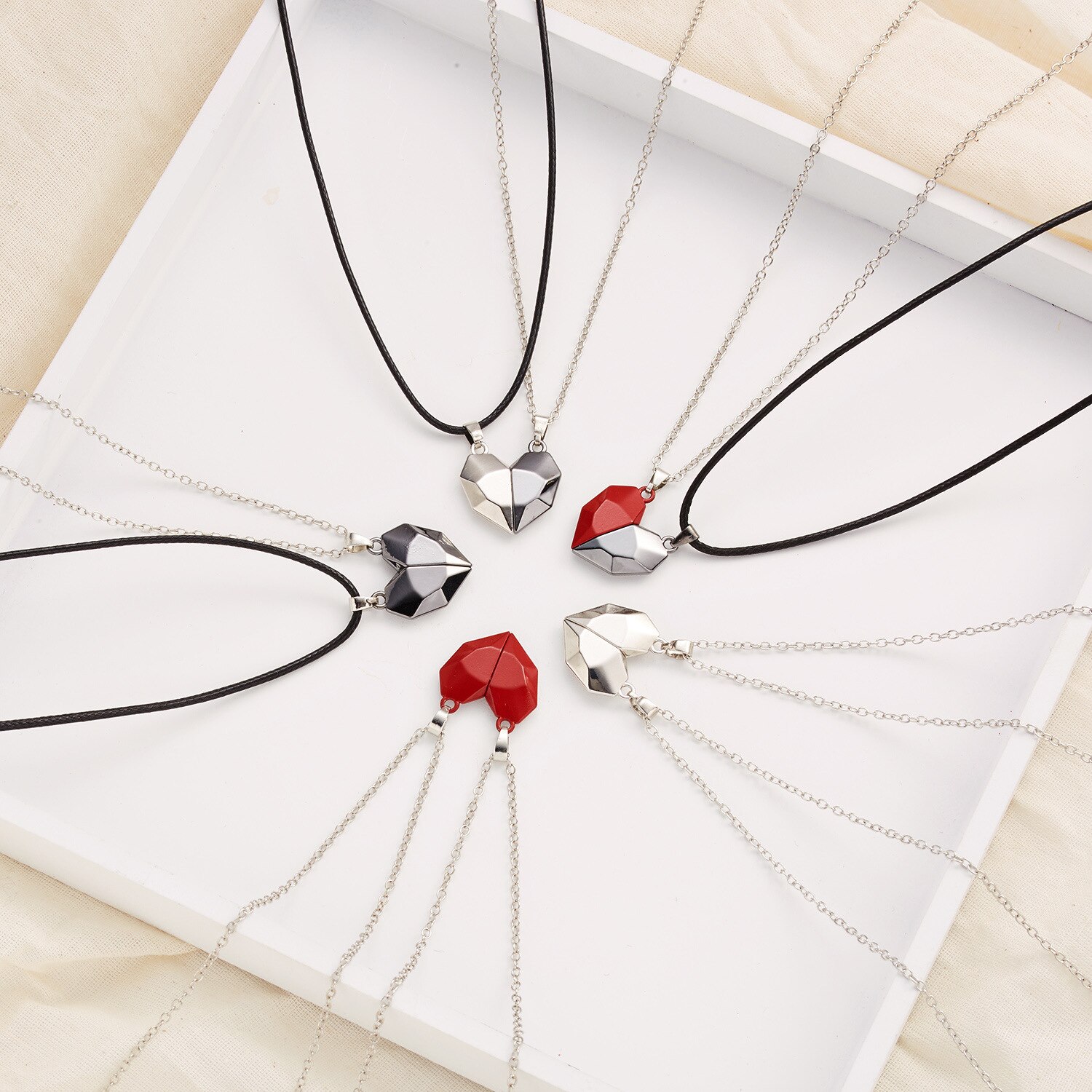 2Pcs Magnetic Couple Necklace Lovers Heart Pendant Distance Faceted Charm Necklace Women Men Valentine's Day Jewelry
