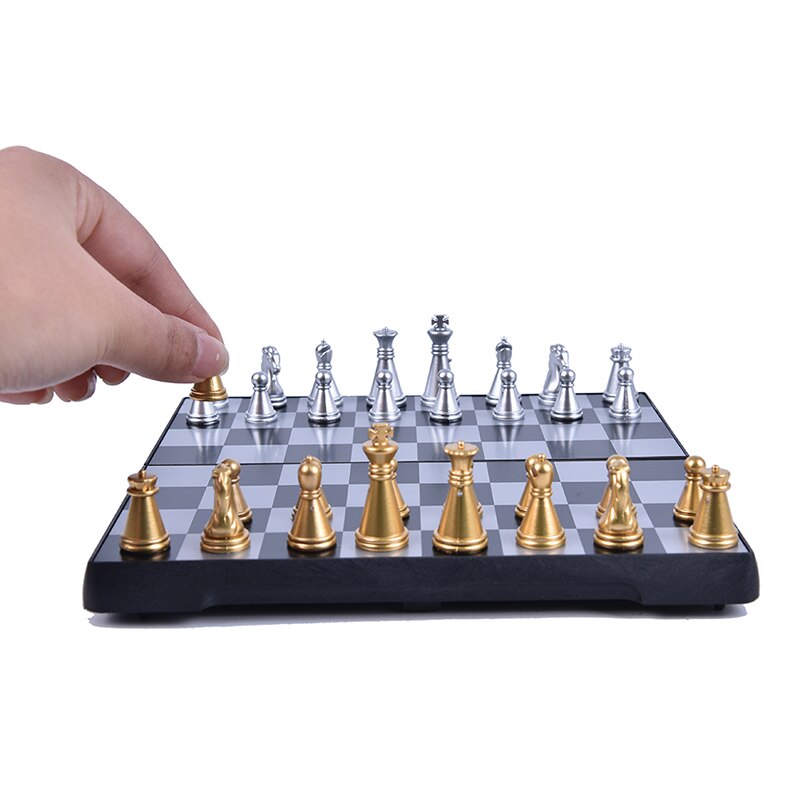 Magnetisch schaakspel voor kinderen en volwassenen (schaakbordspel met gouden en zilveren stukken)