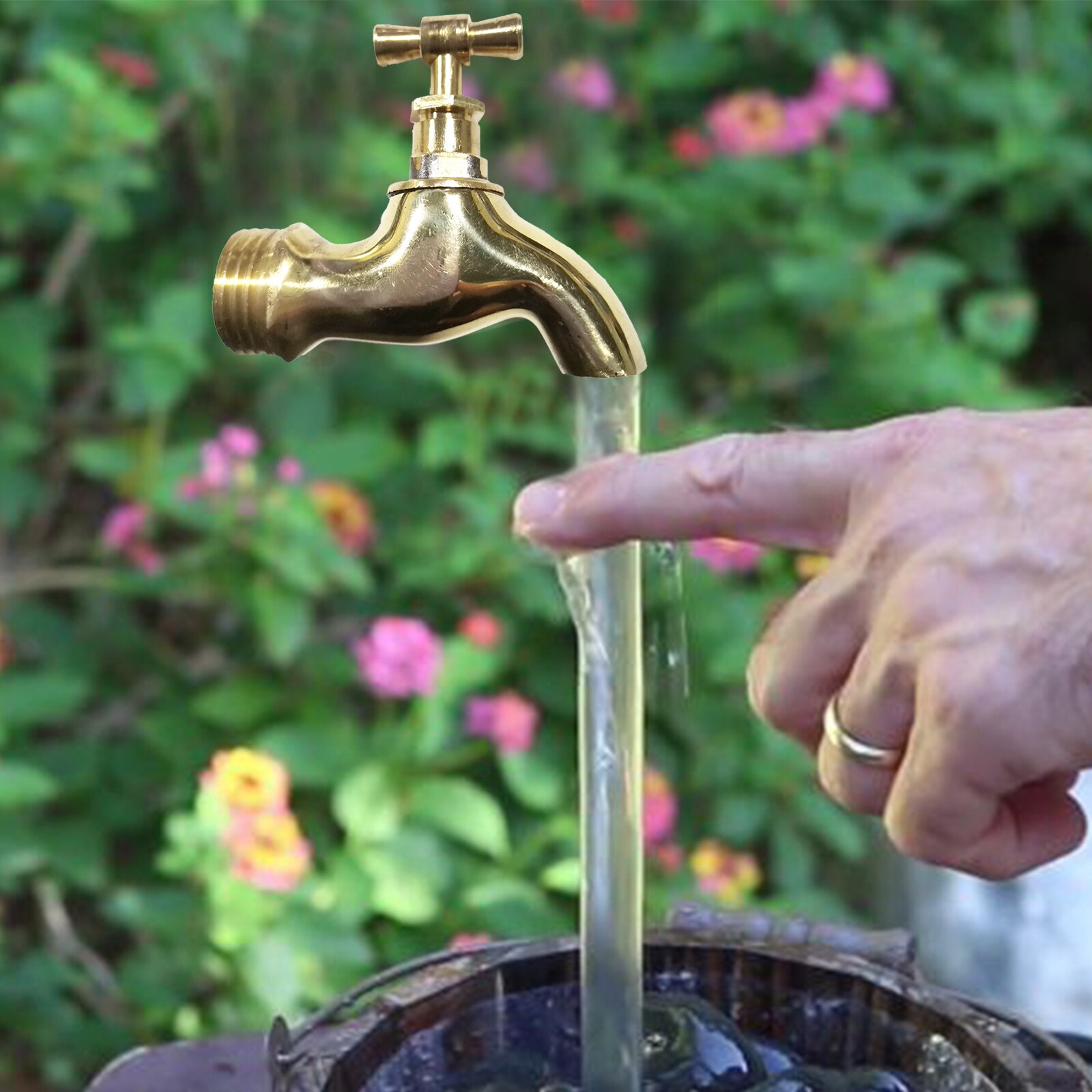 Christmas Fountain Water Flow Fountain Invisible Watering Can Fountain Christmas Decoration Fountain