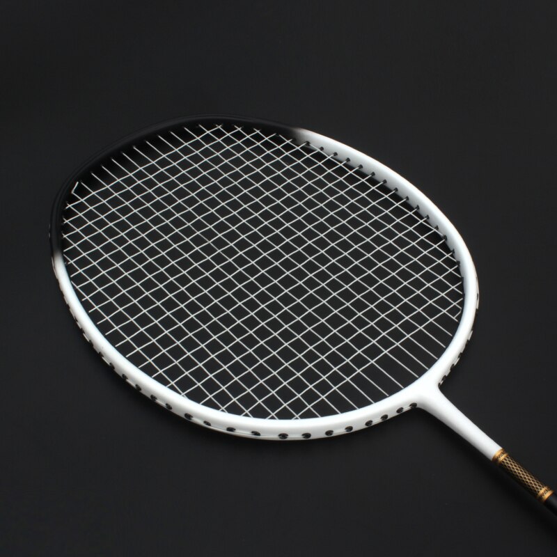 Professionele Ultralight Carbon Fiber 5U 75G Strung Badminton Racket Max Spanning 30LBS Racquct Met Snaren Tassen Rackets Sport: WHITE