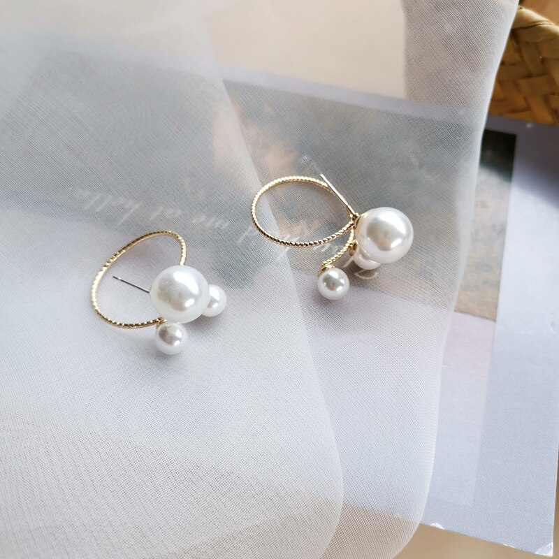 Pearl earrings geometric three-dimensional simple short earrings