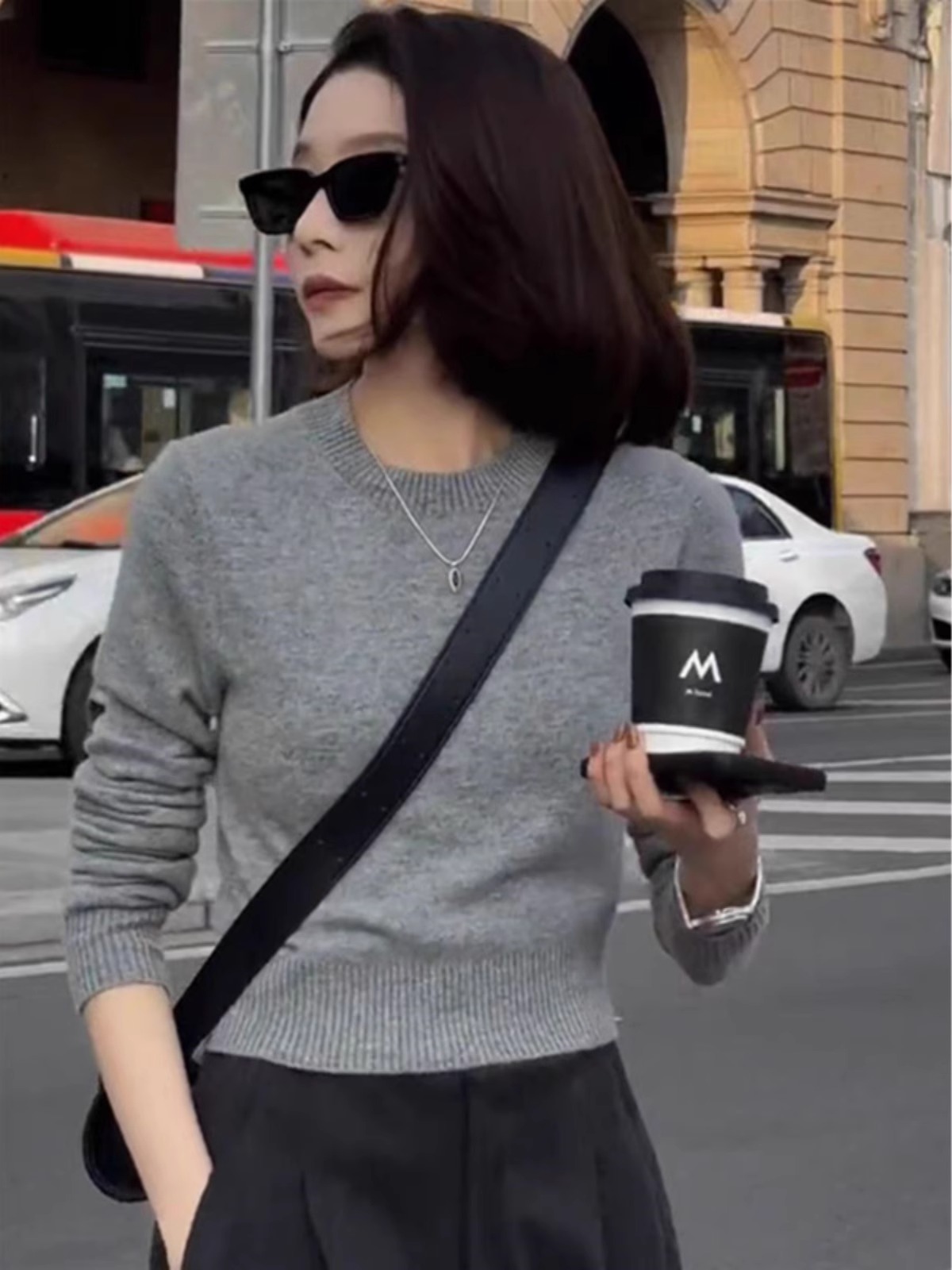 Camisola pequena de caxemira gola redonda para mulheres, estilo francês, camisa base curta solta simples, lã pura, primavera e outono