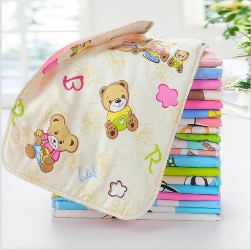 Pañales estampados de 24x35cm para niños, ropa para cochecito de bebé, cama impermeable, capa reutilizable, Alfombra de aluminio, orina, 5 uds.