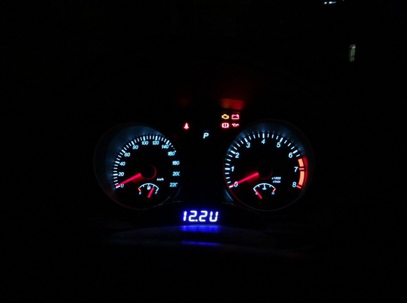 Multifunctionele 2 Kleur 12V Led Lichtgevende Digitale Auto Bureau Klok Voltmeter Thermometer Tijd Auto Elektronische Tafel Klokken