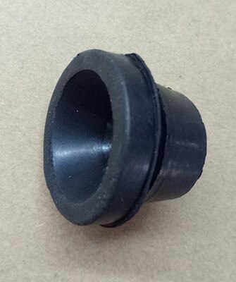 Engine top pads for focus MK3 engine hood cover buffer pads fixing bolts: 1pc Pad