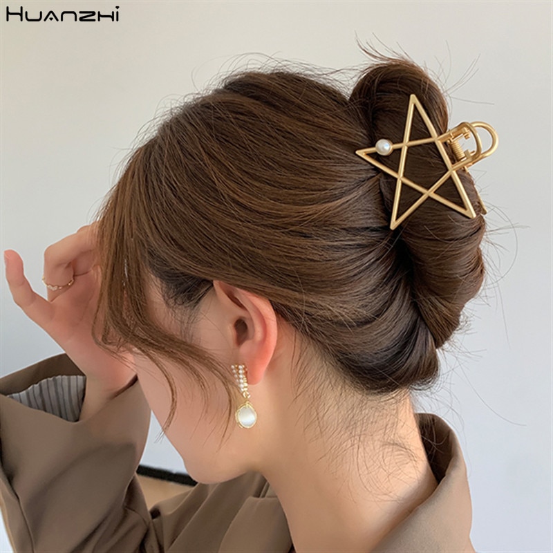 HUANZHI Korean Geometry Star Shell Gold Color Metal Simple Hollow Grip Claw Hair Clip for Women Girls Bath Accessories