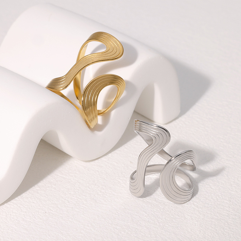 Rustfrit stål stor personlig ring stilfuld minimalistisk metal statement vandtæt smykker til kvinder