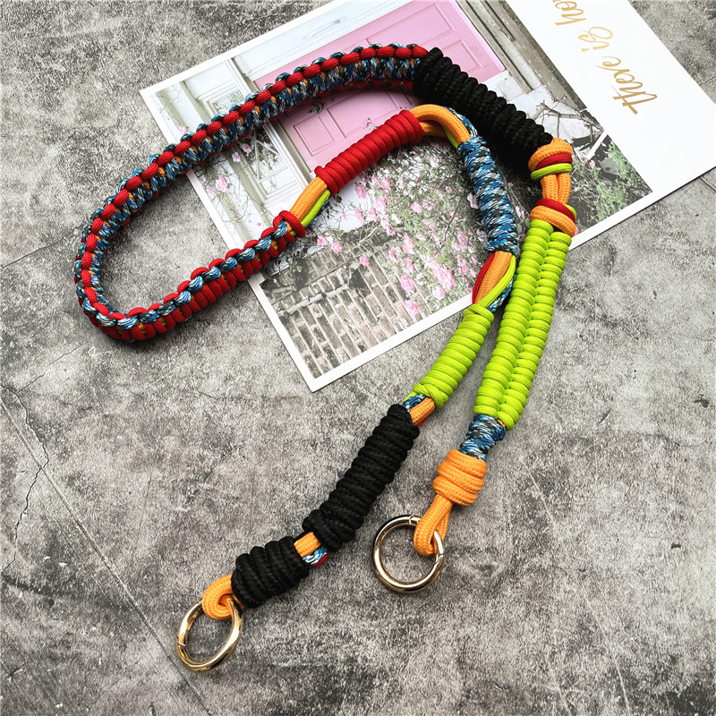 Pasek do torby Kontrastowe paski kolorów Metalowy brelok do kluczy Zaawansowana ręcznie robiona niestandardowa smycz Pasek premium do torebek Akcesoria: Rose red