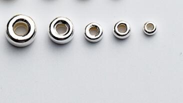 10pcs 925 Sterling Silver Rotonda e Piatta Branelli Del Distanziatore 3 millimetri 4 millimetri 5 millimetri 6 millimetri 7 millimetri Fatti A Mano oro Argento di Colore Branelli di Fascino Gioielli FAI DA TE Che Fanno: silver color  10pcs / 4mm hole 1.9mm