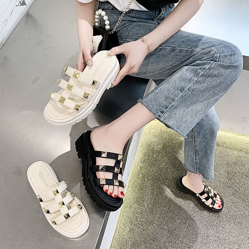 Feminine Slipper Pop Rivet Slipper Muffin Comfortable Platform Medium Heel Open-toe Slipper for Leisure Outdoor Beach