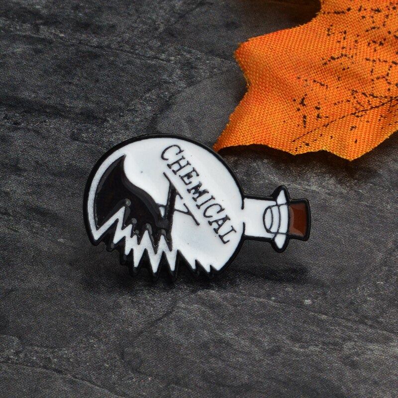 DoreenBeads Wetenschap Bitch Pins Broches Badges Chemische X Wetenschap Is Magie Die Werkt Science Experiment Cup Wetenschap Lover
