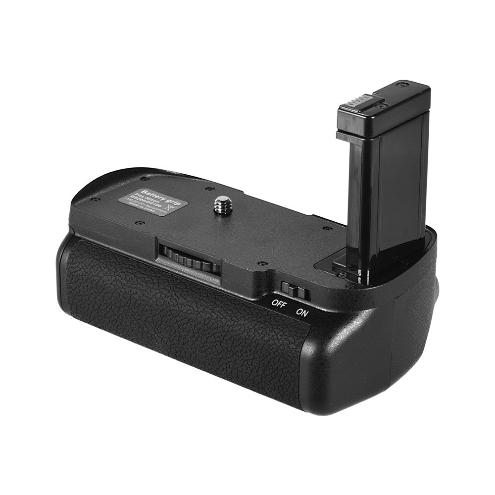 Vertical Battery Grip Holder for Nikon D5100 D5200 DSLR Camera EN-EL 14 Battery Powered with IR Remote Control