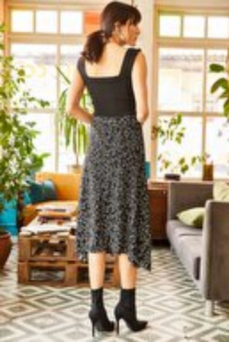 Women&#39;s Black Asymmetrical Pattern Skirt