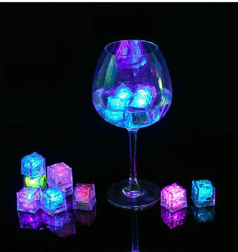 3Pcs Kleurrijke Led Glowing Ijsblokjes Party Ijsblokjes Bal Flitslicht Lichtgevende Neon Wedding Festival Kerst Bar Wijn glas