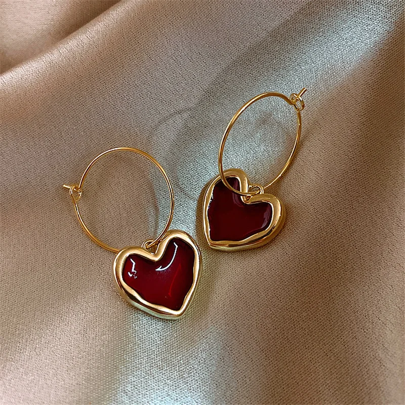 LATS Sweet Burgundy Enamel Heart Earrings for Women Girl Gold Color Metal Love Heart Hanging Dangle Earrings Vintage Jewelry: 661226