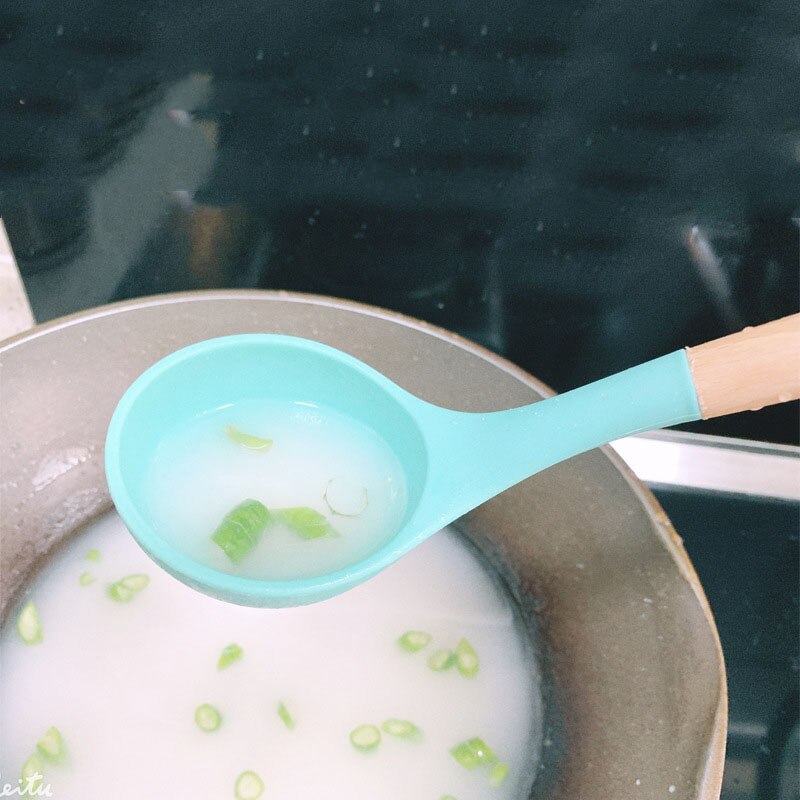 Cuchara de silicona antiadherente para el hogar, utensilios de cocina resistentes al calor con mango de madera, cucharas para sopa, arroz, leche, utensilios para hornear